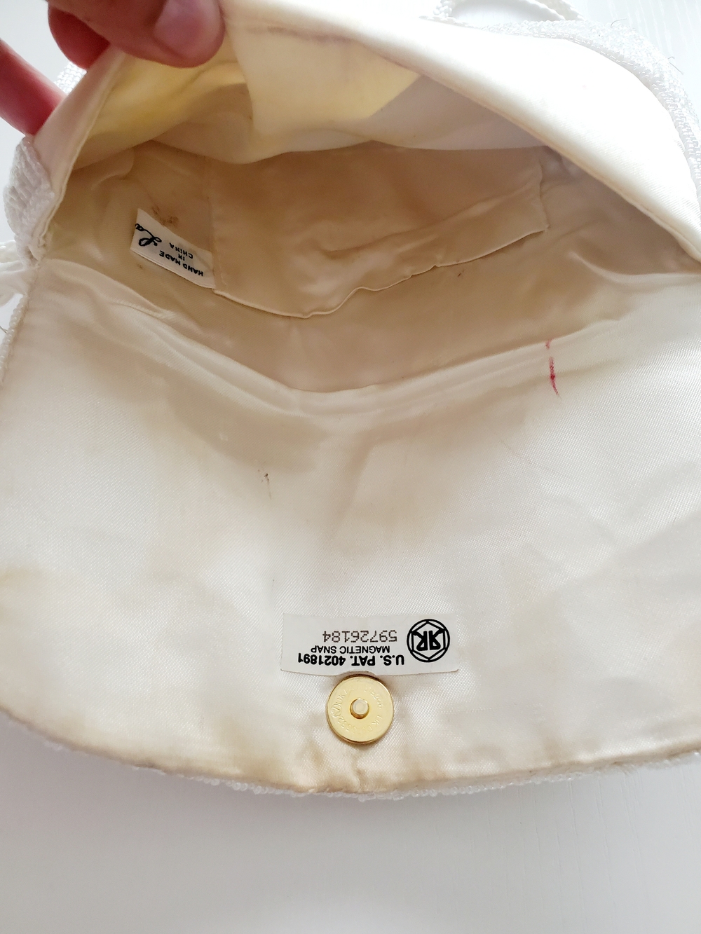 Handcrafted Vintage White Beaded Crossbody Bag - Picture 6 of 6